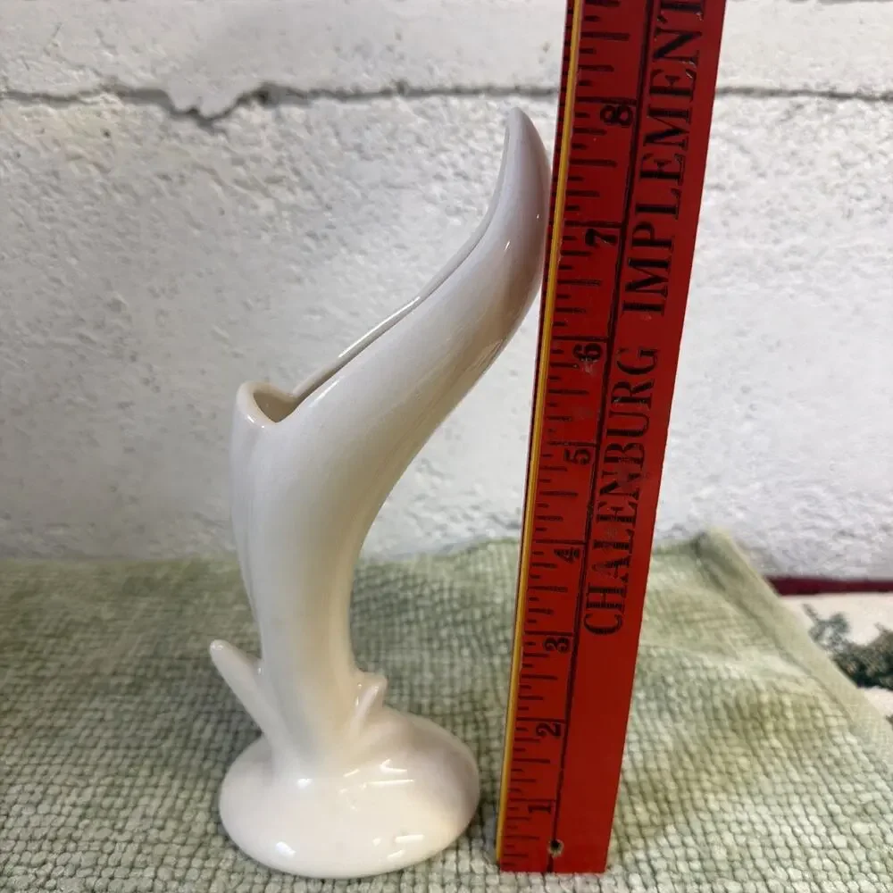 Vintage Ivory Pottery Bud Vase Mid Century Modern Abstract Sculptural 8 In 1980
